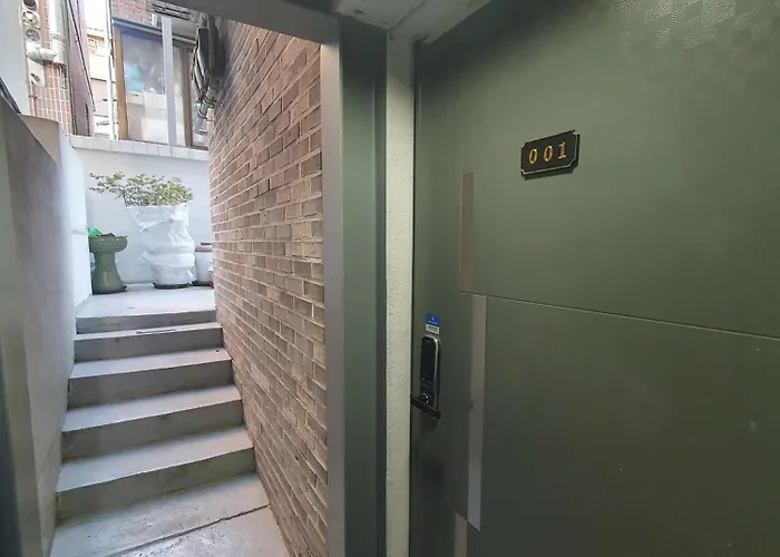 Apartamento 군자역 5분, 침실 2개, 퀸침대 3개, 최대인원 6명, 1층숙소, 무료주차 Seúl
